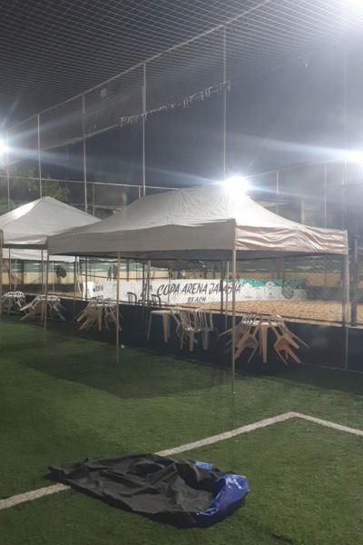 Tenda impermeável sanfonada para eventos ao ar livre